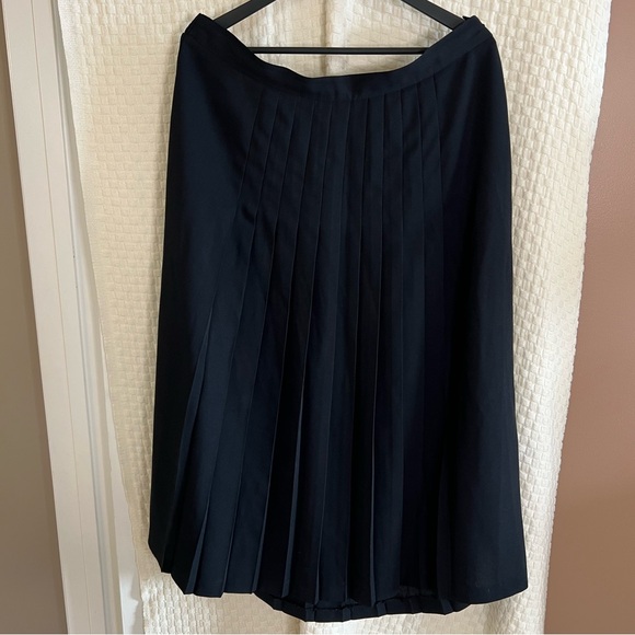 Antels MXM Dresses & Skirts - Vintage Antels MXM Elegant Black Pleated Skirt